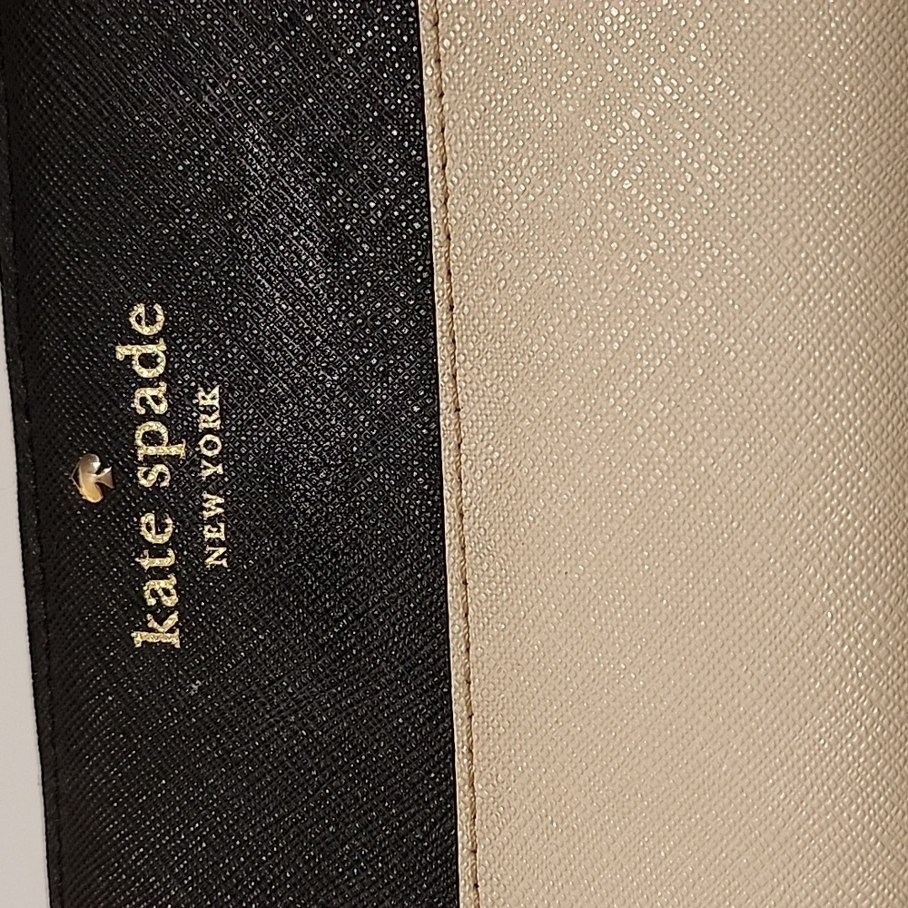 Kate Spade ♠️ zippy wallet - Picture 3 of 12
